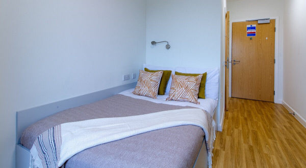 Finding roommates for Bath student flats,Best areas for cheap student living in Bath