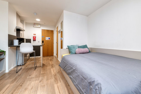 Nottingham student accommodation safety features,Nottingham international student housing prices