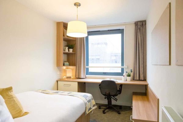 Renewing or ending a student housing lease in Toronto,Cheap student en-suite rooms in Toronto