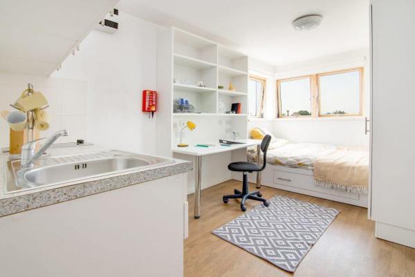 Renewing or ending a student housing lease in Leicester,How comfortable are the beds in Leicester student apartments?