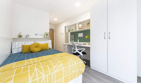 Finding roommates for London student flats,Is renting in London safe for students?