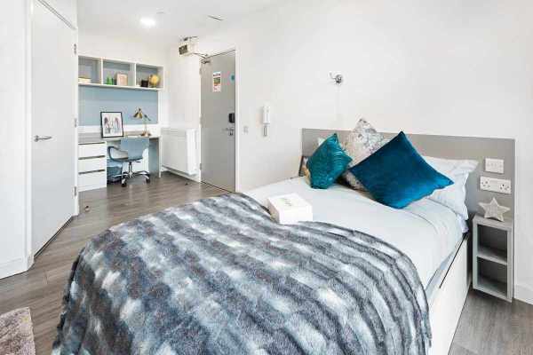 Shared student apartments in London pros and cons,Best deals for student accommodation in London