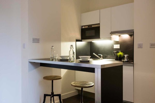 Advantages of en-suite rooms in Chester student housing,Chester student accommodations near public transport.