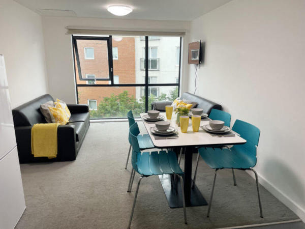 Benefits of living in a Colchester student community,Budget-friendly student hostels in Colchester