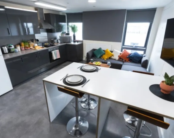 Benefits of living in Liverpool student halls,Liverpool student housing early bird discounts