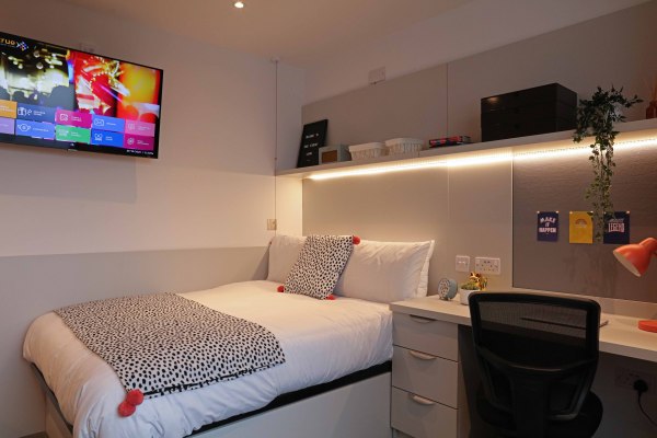 Liverpool student apartment deposit refund tips,Price range for student penthouses in Liverpool