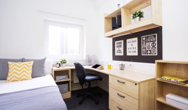 How to rent an apartment in London for students,Student accommodations with bill-inclusive prices London