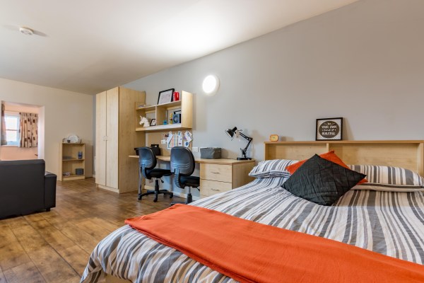 Shared student apartments in Wolverhampton pros and cons,Best areas for cheap student living in Wolverhampton