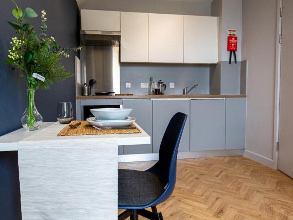 Advantages of en-suite rooms in London student housing,Student housing offers in London