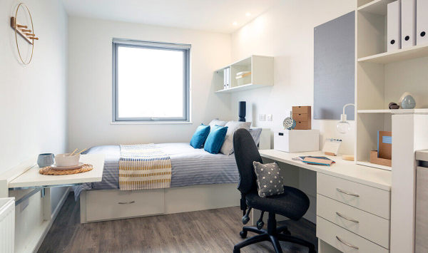 Advantages of en-suite rooms in London student housing,London student housing price range