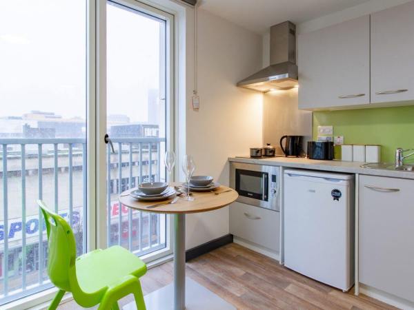 Liverpool university campus vs off-campus housing,Liverpool city center student flat rents