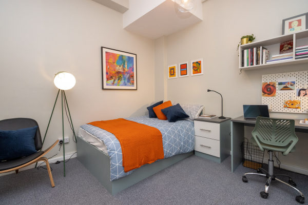 Furnished vs unfurnished student apartments in Bristol,Discounted student accommodation Bristol