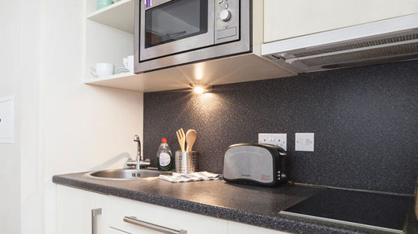 Advantages of en-suite rooms in Luton student housing,Student accommodations with bill-inclusive prices Luton