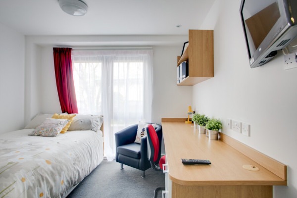 Belfast student accommodation contracts explained,Belfast student halls rent prices