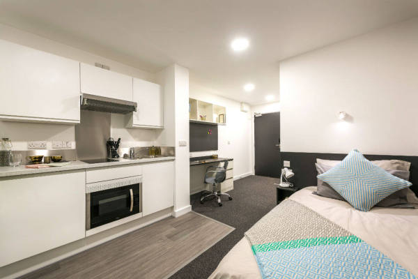 Toronto student accommodations with gyms or fitness centers,Student housing offers in Toronto