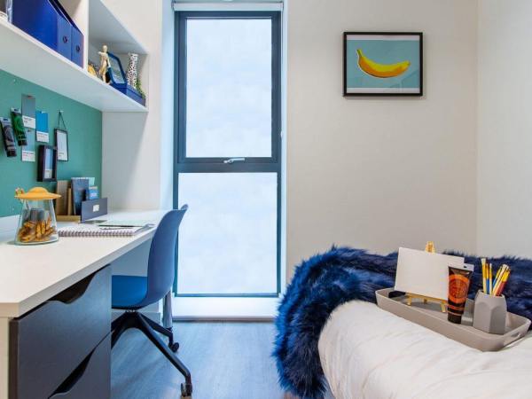 London student accommodation application process,London city center student flat rents