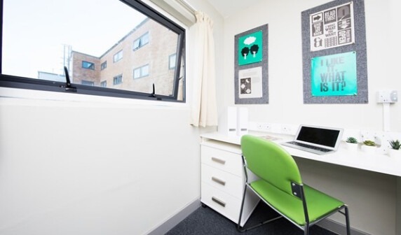 Advantages of en-suite rooms in Bournemouth student housing,Average rent for student in Bournemouth