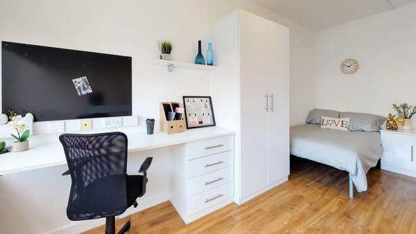 Pros and cons of Perth student residence halls,Best value student flats in Perth