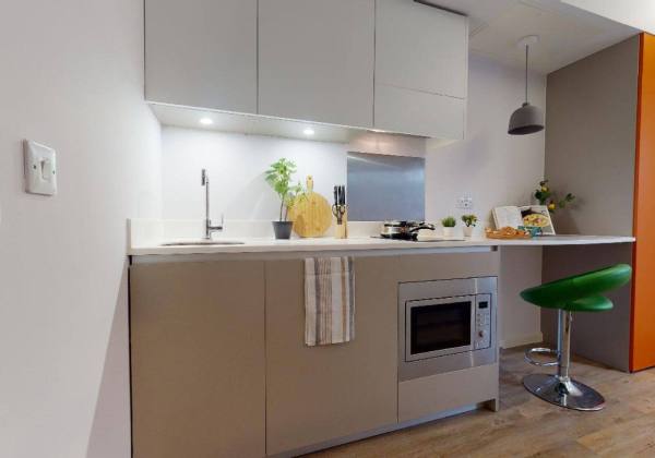 Checklist for moving into a London student apartment,Best priced student housing in London