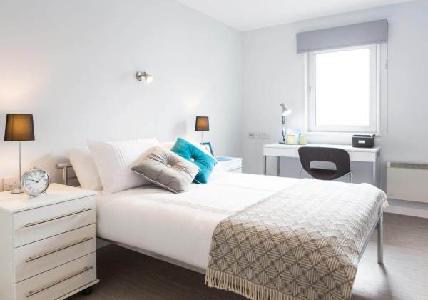 Renewing or ending a student housing lease in London,Cheap student en-suite rooms in London