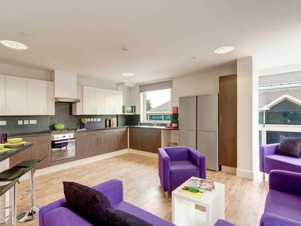 Renewing or ending a student housing lease in Coventry,Average rent for student in Coventry