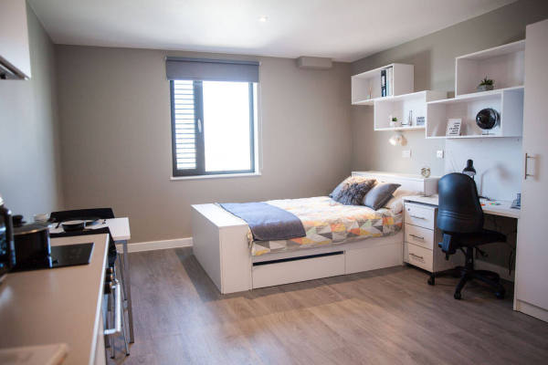 Advantages of en-suite rooms in Leeds student housing,Student accommodation promotions Leeds