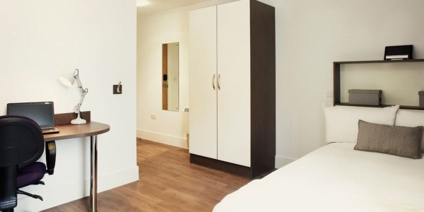 Pros and cons of Coventry student residence halls,Affordable student studio flats Coventry