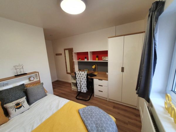 Safe areas in London for international students to live,London student accommodation monthly rent