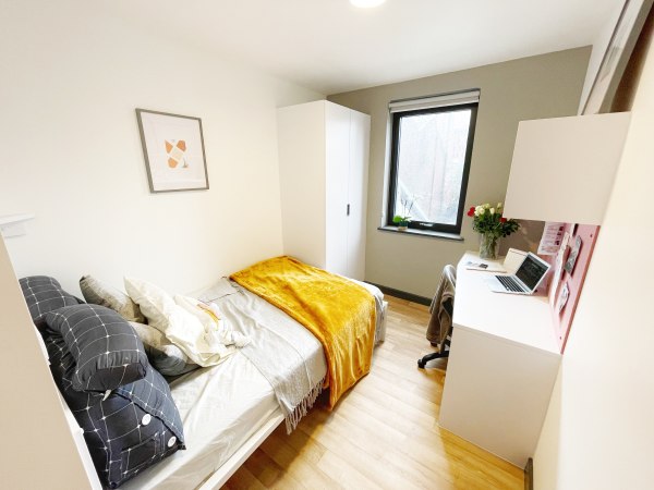 London student accommodation application process,How comfortable are the beds in London student apartments?