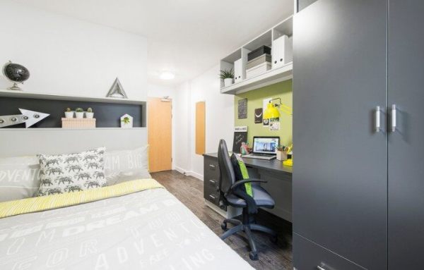 Recommendations for Wolverhampton student housing agencies,How comfortable are the beds in Wolverhampton student apartments?