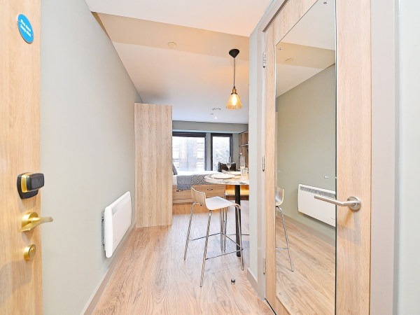 Advantages of en-suite rooms in Dublin student housing,Safe neighborhoods in Dublin for students.