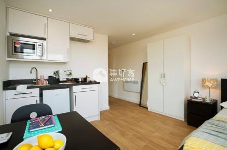 Things to check before signing a lease in London,Budget student apartments London