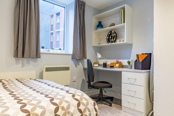 Toronto student accommodation contracts explained,Price comparison for student flats in Toronto