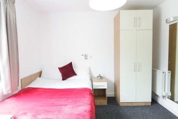 Things to check before signing a lease in Nottingham,Are pets allowed in Nottingham student apartments?