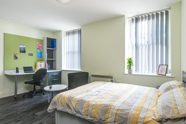 Finding roommates for Wolverhampton student flats,Cost of student accommodation near Wolverhampton tube stations