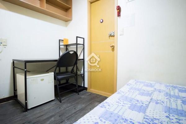 Pros and cons of Boston student residence halls,Pricing for student flats in central Boston