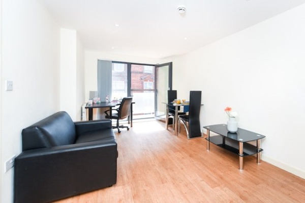 Finding roommates for London student flats,Pricing for student flats in central London