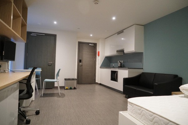 Brisbane student accommodations with gyms or fitness centers,Average rent for student in Brisbane