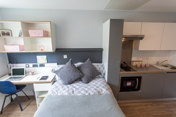 Things to check before signing a lease in Plymouth,Plymouth student accommodation within budget