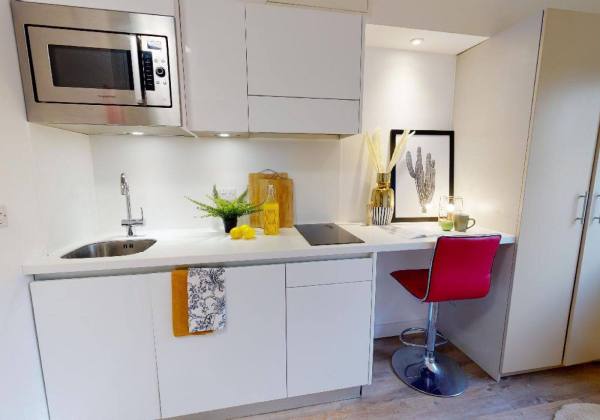 Benefits of living in a London student community,London student housing price range