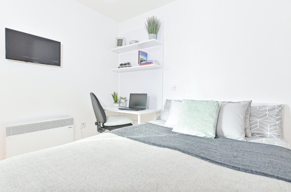 How to rent an apartment in London for students,Student accommodations with bill-inclusive prices London