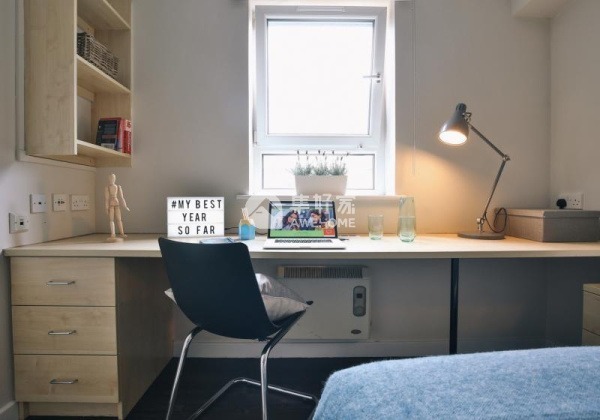 Finding roommates for London student flats,How safe is the surrounding area of London universities?