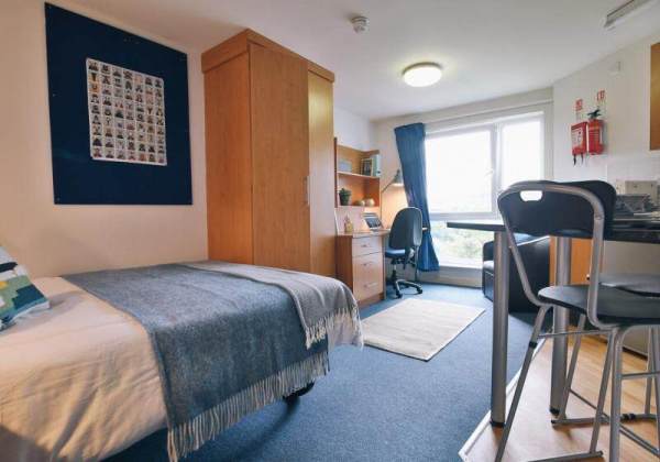 Southampton student accommodation contracts explained,Southampton student accommodation price trends