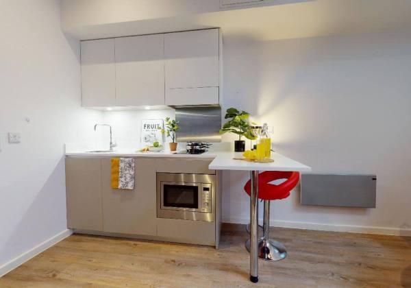 Things to check before signing a lease in London,London student accommodation special offers