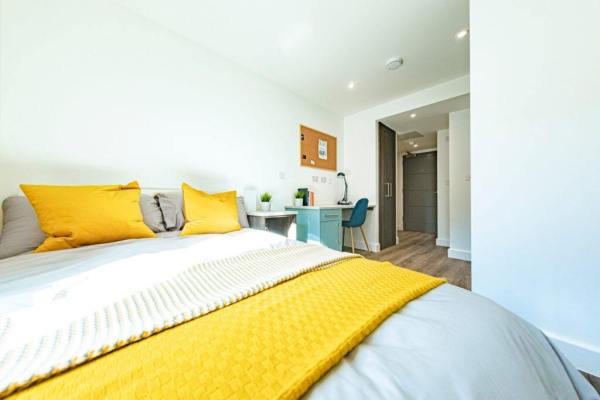 Advantages of en-suite rooms in London student housing,Student accommodation promotions London