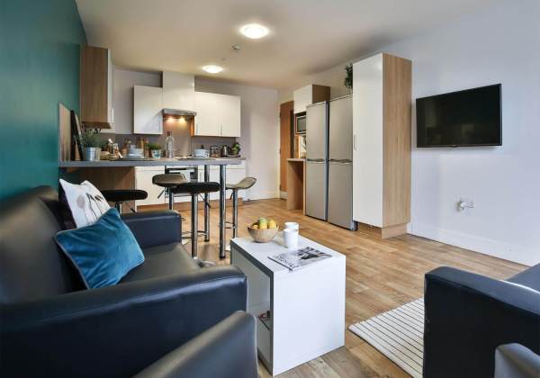 Advantages of en-suite rooms in London student housing,London student accommodation within budget