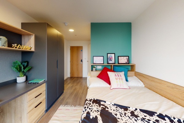 Finding roommates for Exeter student flats,Exeter student accommodation price trends