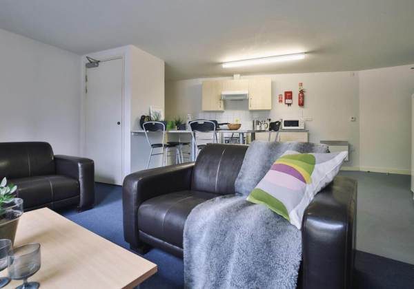 Birmingham student accommodation near top universities,Low-cost student flats in Birmingham