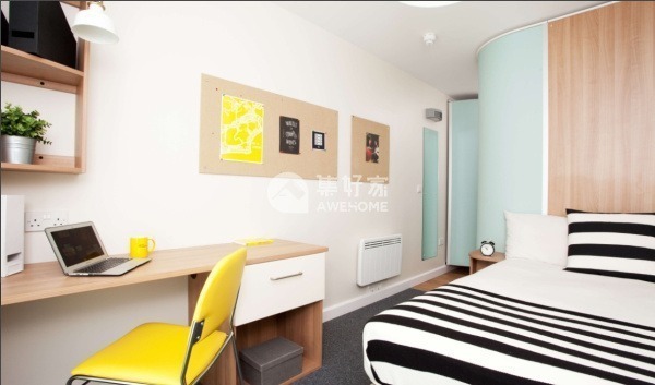 Liverpool university campus vs off-campus housing,Is renting in Liverpool safe for students?