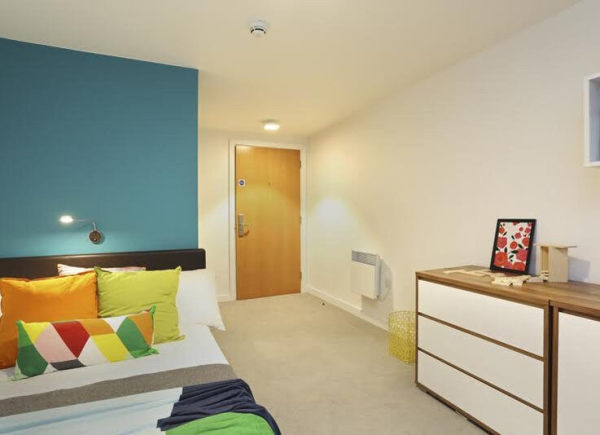 Advantages of en-suite rooms in Dublin student housing,Are there security guards in Dublin student accommodations?